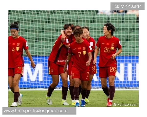 中国女足新年出征澳大利亚全力备战2026亚足联女足亚洲杯展现拼搏精神 中国女足新年出征澳大利亚全力备战2026亚足联女足亚洲杯展现拼搏精神